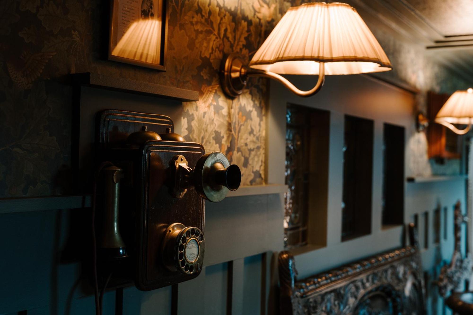 Sheddington Manor - 2 Bedroom & Cinema Guest house Belfast